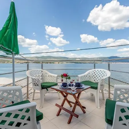In Arbanija With Sea View, Balcony, Air Conditioning, Wifi 5138-1