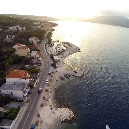 Apartment In Arbanija With Sea View, Balcony, Air Conditioning, Wifi 5138-1