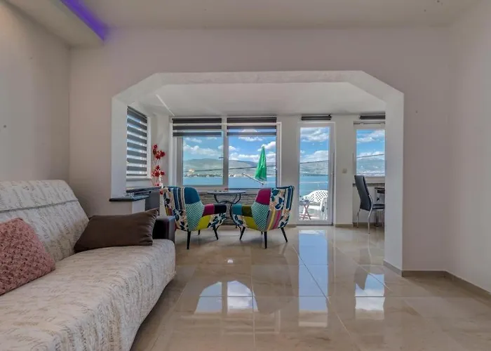 Appartement In Arbanija With Sea View, Balcony, Air Conditioning, Wifi 5138-1 *
