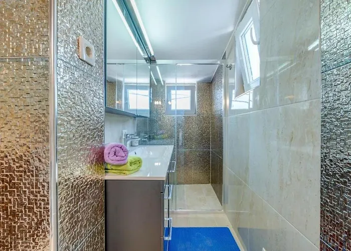 In Arbanija With Sea View, Balcony, Air Conditioning, Wifi 5138-1