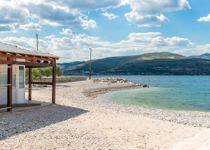 Appartement In Arbanija With Sea View, Balcony, Air Conditioning, Wifi 5138-1 Trogir