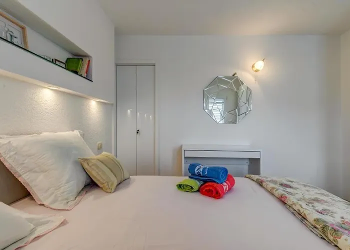 Appartement In Arbanija With Sea View, Balcony, Air Conditioning, Wifi 5138-1