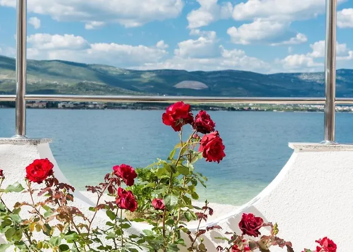 Appartement In Arbanija With Sea View, Balcony, Air Conditioning, Wifi 5138-1
