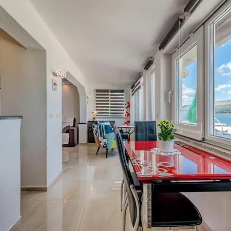 In Arbanija With Sea View, Balcony, Air Conditioning, Wifi 5138-1 Trogir