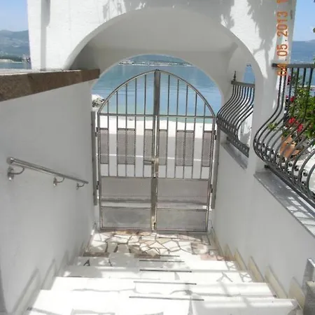 In Arbanija With Sea View, Balcony, Air Conditioning, Wifi 5138-1 Τρογκίρ