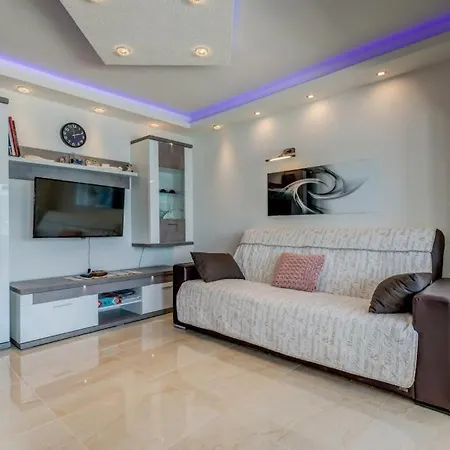 Apartment In Arbanija With Sea View, Balcony, Air Conditioning, Wifi 5138-1 Trogir