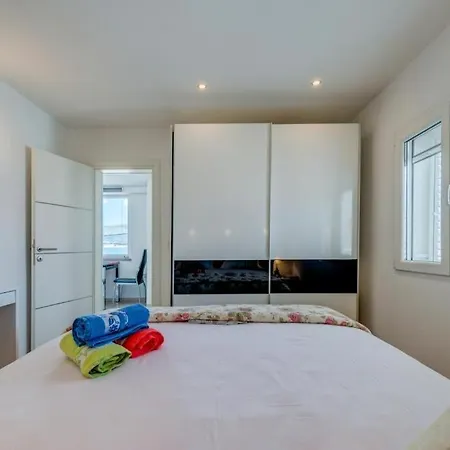 In Arbanija With Sea View, Balcony, Air Conditioning, Wifi 5138-1 Apartman Trogir