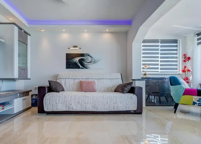 公寓 In Arbanija With Sea View, Balcony, Air Conditioning, Wifi 5138-1