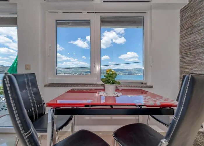 In Arbanija With Sea View, Balcony, Air Conditioning, Wifi 5138-1 公寓 *