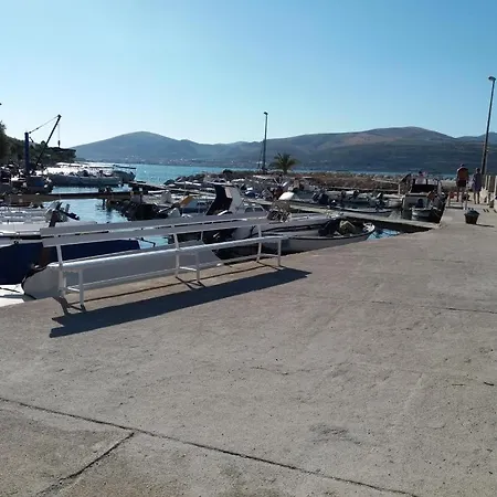 In Arbanija With Sea View, Balcony, Air Conditioning, Wifi 5138-1 아파트